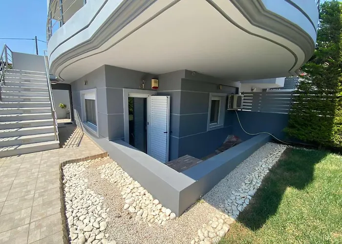 Quite, Fully Equipped Apartment In Artemis