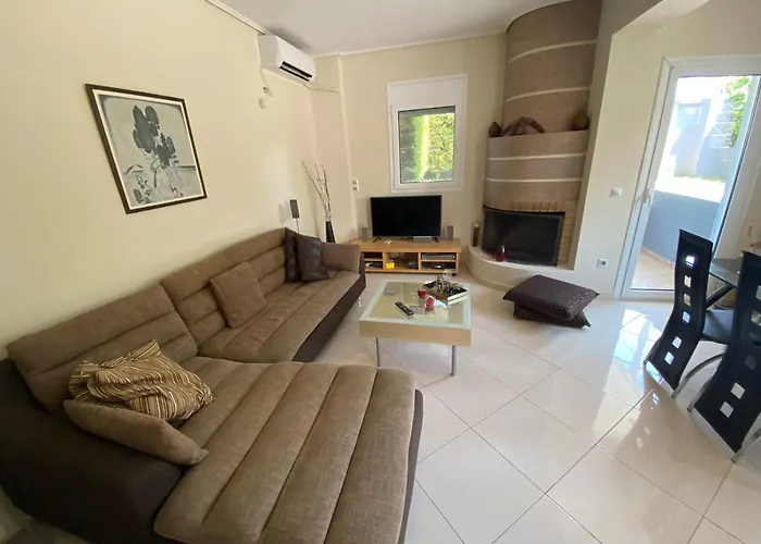 Quite, Fully Equipped Apartment In Artemis