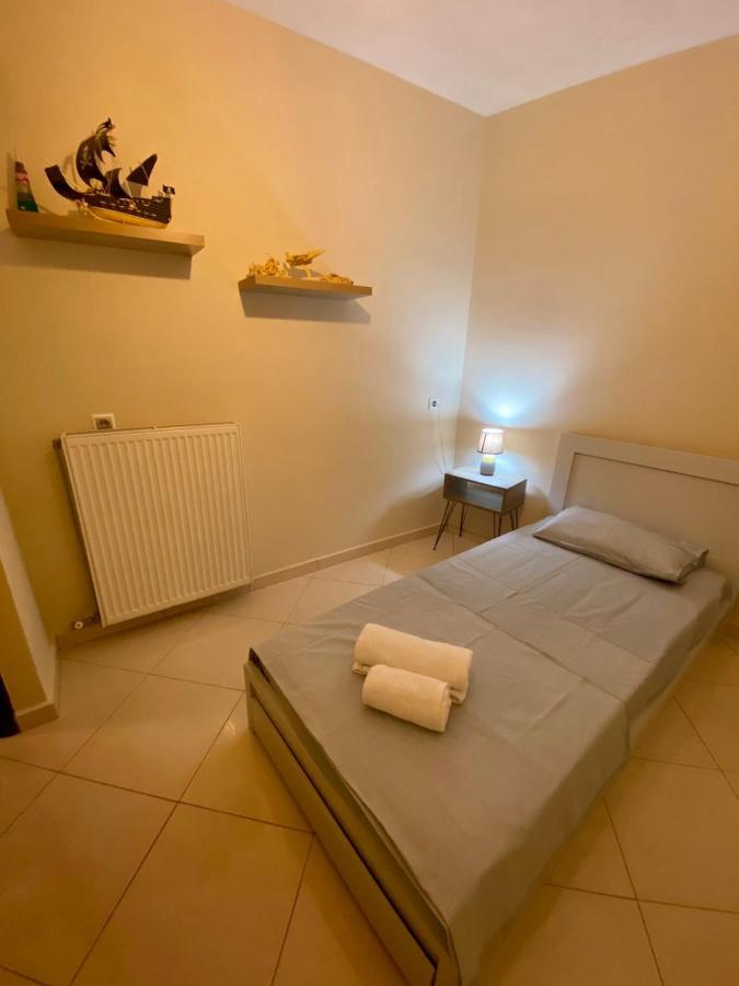 Quite, Fully Equipped In Artemis Apartment *